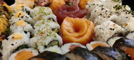 Kimushi Sushi Garden food