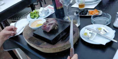 Stone Steak Monte Carvoeiro food