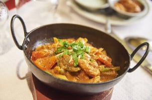 Kathmandu-Restaurante Unipessoal Lda food
