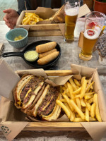 Deli Burger D’mar food