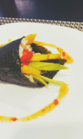Roiyaru Sushi House food