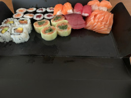 Aruki Sushi Delivery inside