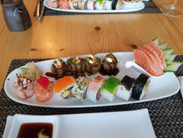Hamueu Sushi food