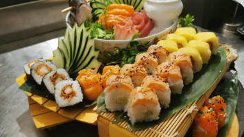 Sushi Mishi food