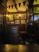 Sixties Bar Irlandes inside