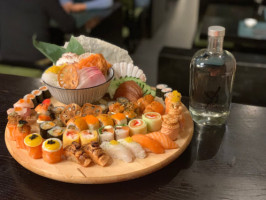 Yamazaki Sushi Club inside