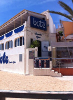 O Bote Beach outside