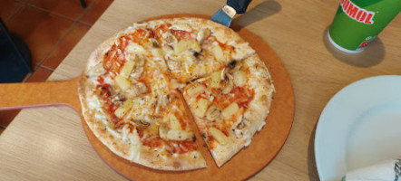 Pizza Hut Massama food