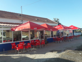 Cafe Do Zuca Melides inside