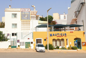 Nauticus Restaurante Bar outside