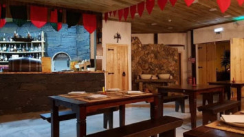 O Lobo Casa De Pasto/pub Medieval food