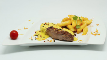 Deguste By Pedro Pinto - Hamburgueria Artesanal & Steak House inside