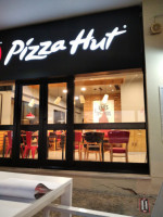 Pizza Hut Marina Vilamoura food