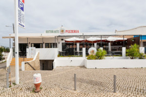 Pizzeria S. Martino Almancil outside