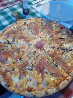 Cafe Pizzaria Massa Fina food