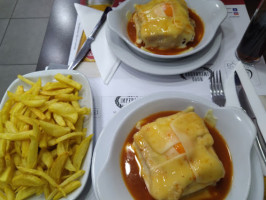 Avenida Cafe food