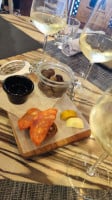 7imeio Wine Bar food