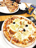Pizzaria J P food