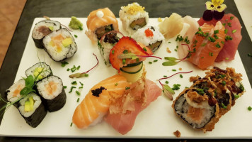Dunas Sushi food