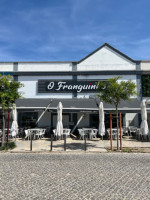 O Franguinho outside