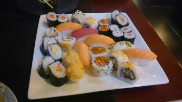 Yes Sushi food