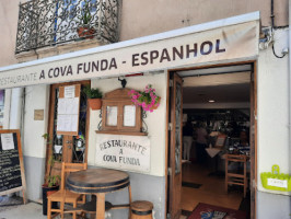 Cova Funda-espanhol outside