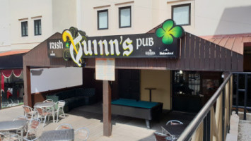 Quinns Irish Pub outside