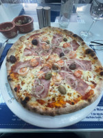 Restaurante - Pizzaria Milano inside