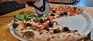 Lume-pizzeria Napoletana food