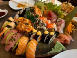 Supremo Sushi food