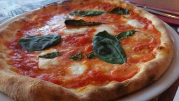 La Piazzetta Pizzeria Italiana food