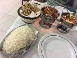 The Curry Club food