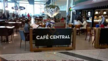 Delta Cafe Central food