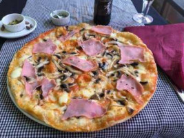 Pizzaria Va Bene food