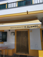O Alvaro inside