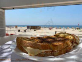 Figueirinha Beach Lounge food