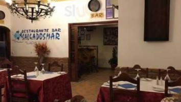 Salgadosmar Restaurante Bar inside