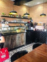 Brick Cafe Lisboa inside