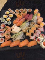 Yuzu Sushi Bar food