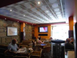 Cunha's Café Alojamento inside