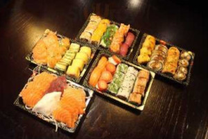Japonês Sushi House food