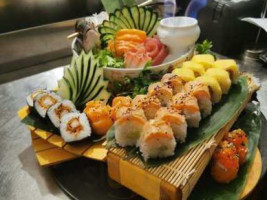 Sushi Mishi food