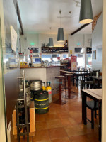 Cafe Da Vila inside