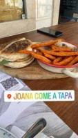 Joana Come A Tapa food