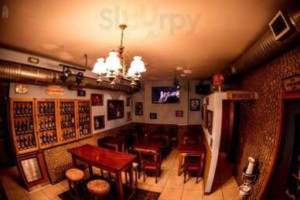 Vito's Bar inside