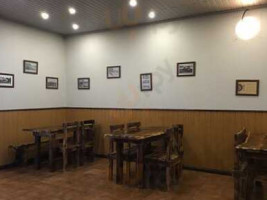 Café Leão Casa De Pasto inside