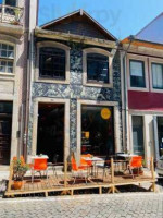 Almada Ponto Bistrô Cowork Concept Store outside