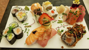 Dunas Sushi food
