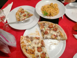 Mr. Pizza Furadouro food