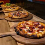 Pizzasmiðjan food